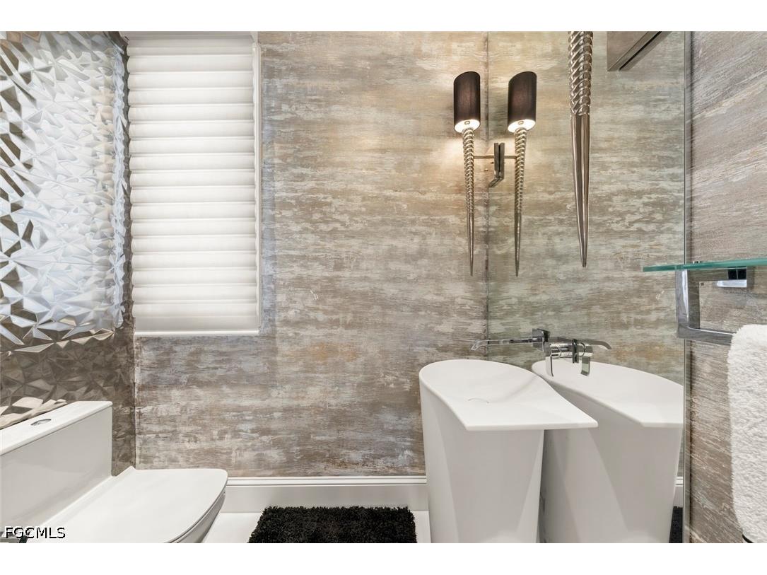 545 Lighthouse Way Sanibel FL 33957 2026017885 image12
