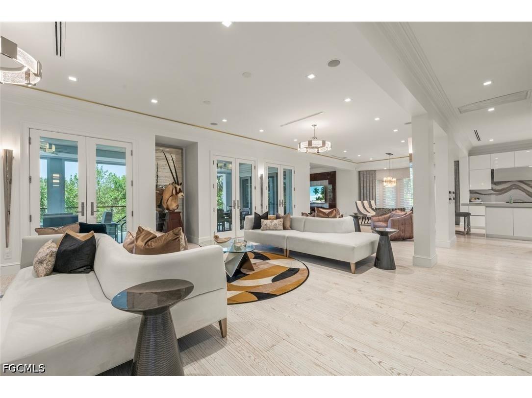 545 Lighthouse Way Sanibel FL 33957 2026017885 image8