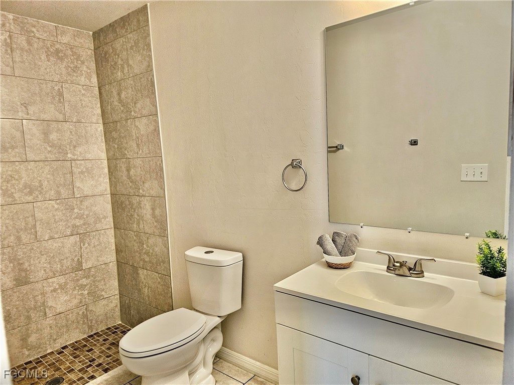 545 SE 4th Terrace Cape Coral FL 33990 2025014128 image13