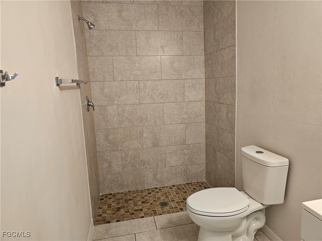 545 SE 4th Terrace Cape Coral FL 33990 2025014128 image14