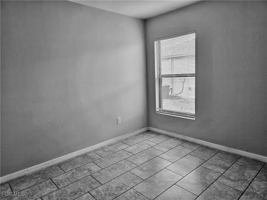 545 SE 4th Terrace Cape Coral FL 33990 2025014128 image16