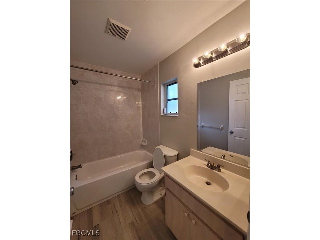 545 SE 6th Terrace Cape Coral FL 33990 2025017554 image8