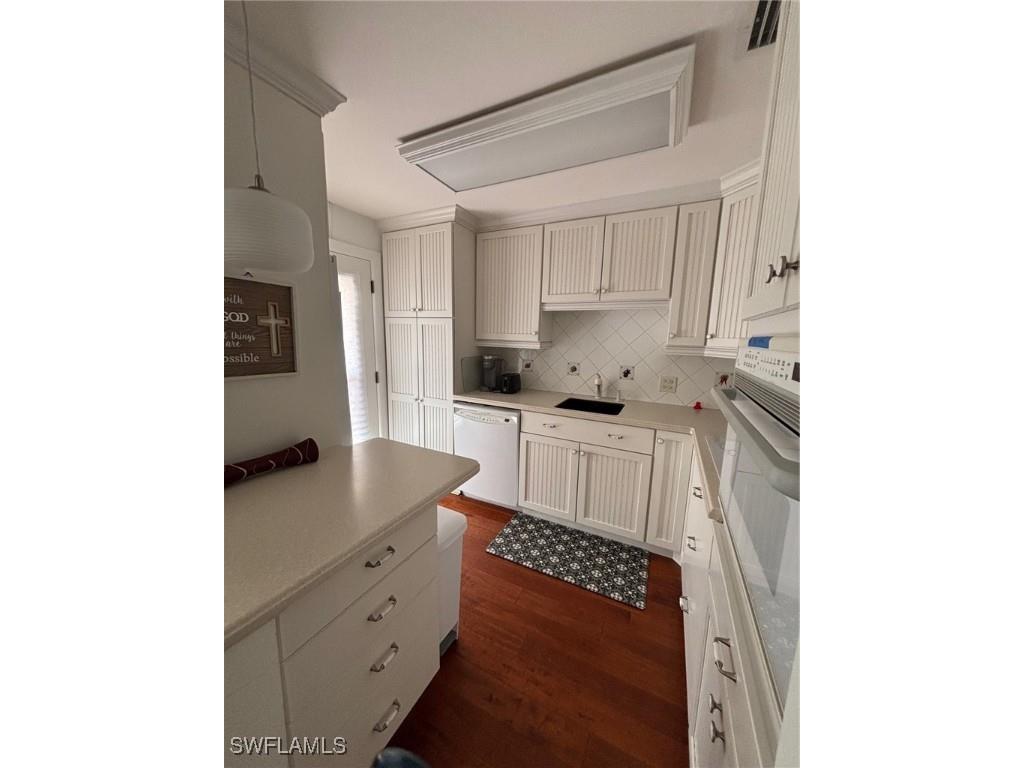 546 Broad Avenue S #546 Naples FL 34102 225067982 image6