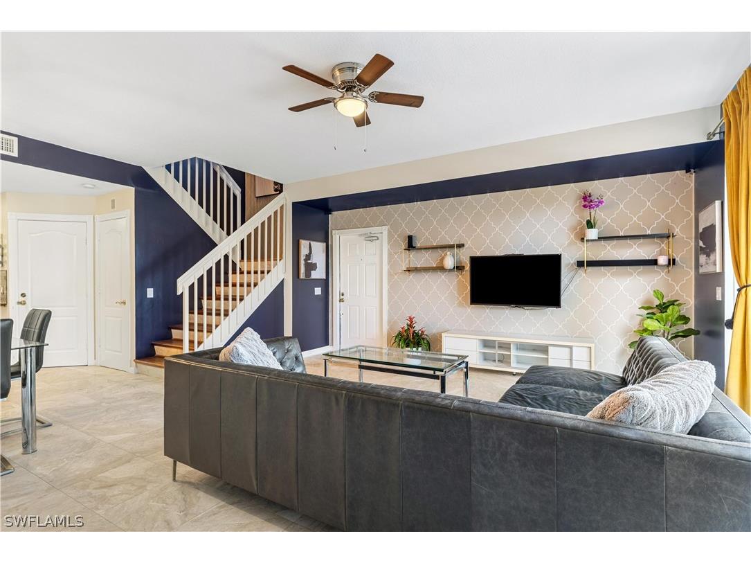 5469 Cove Circle Naples FL 34119 224060358 image1