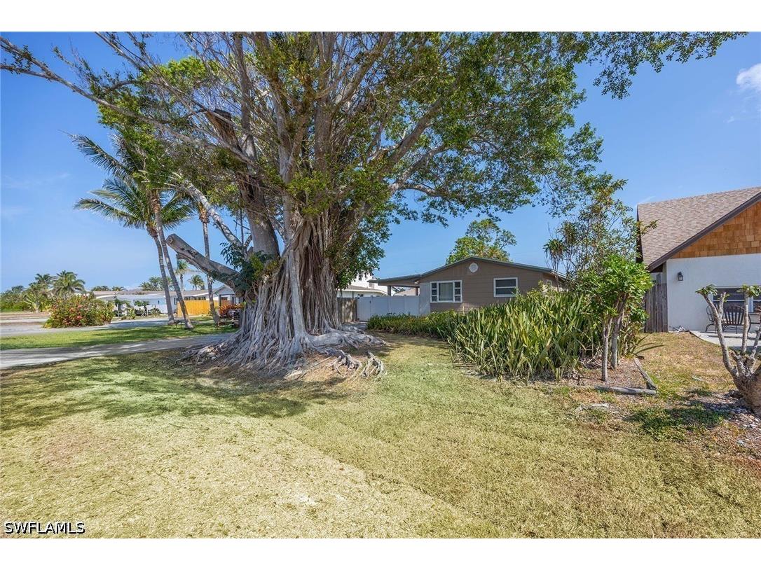 547 101st Avenue N Naples FL 34108 226021100 image2