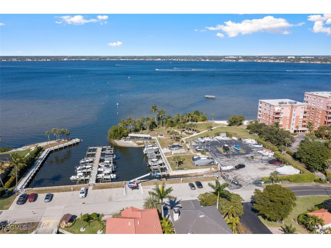 5471 Peppertree Drive #8 Fort Myers FL 33908 2026000688 image3