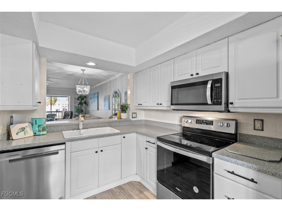 5471 Peppertree Drive #8 Fort Myers FL 33908 2026000688 image6