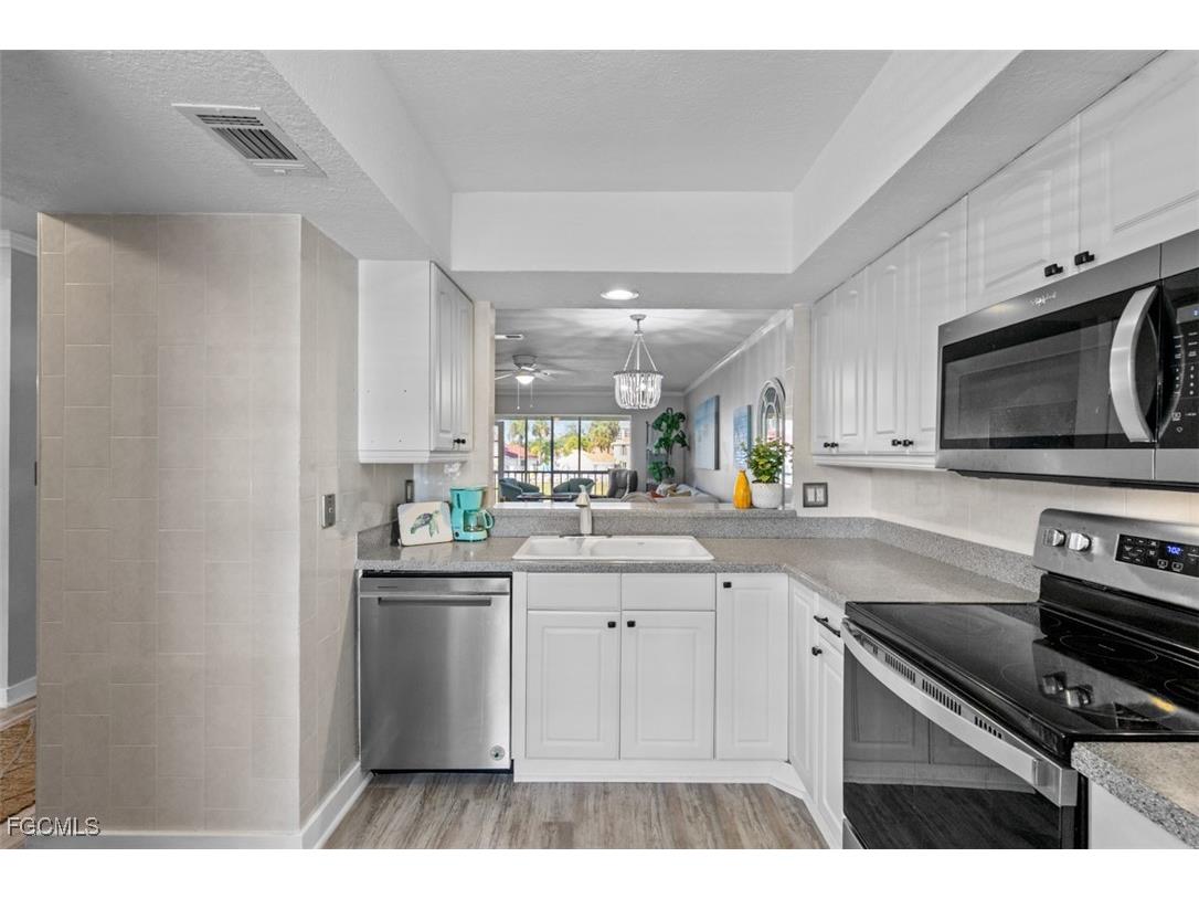 5471 Peppertree Drive #8 Fort Myers FL 33908 2026000688 image7