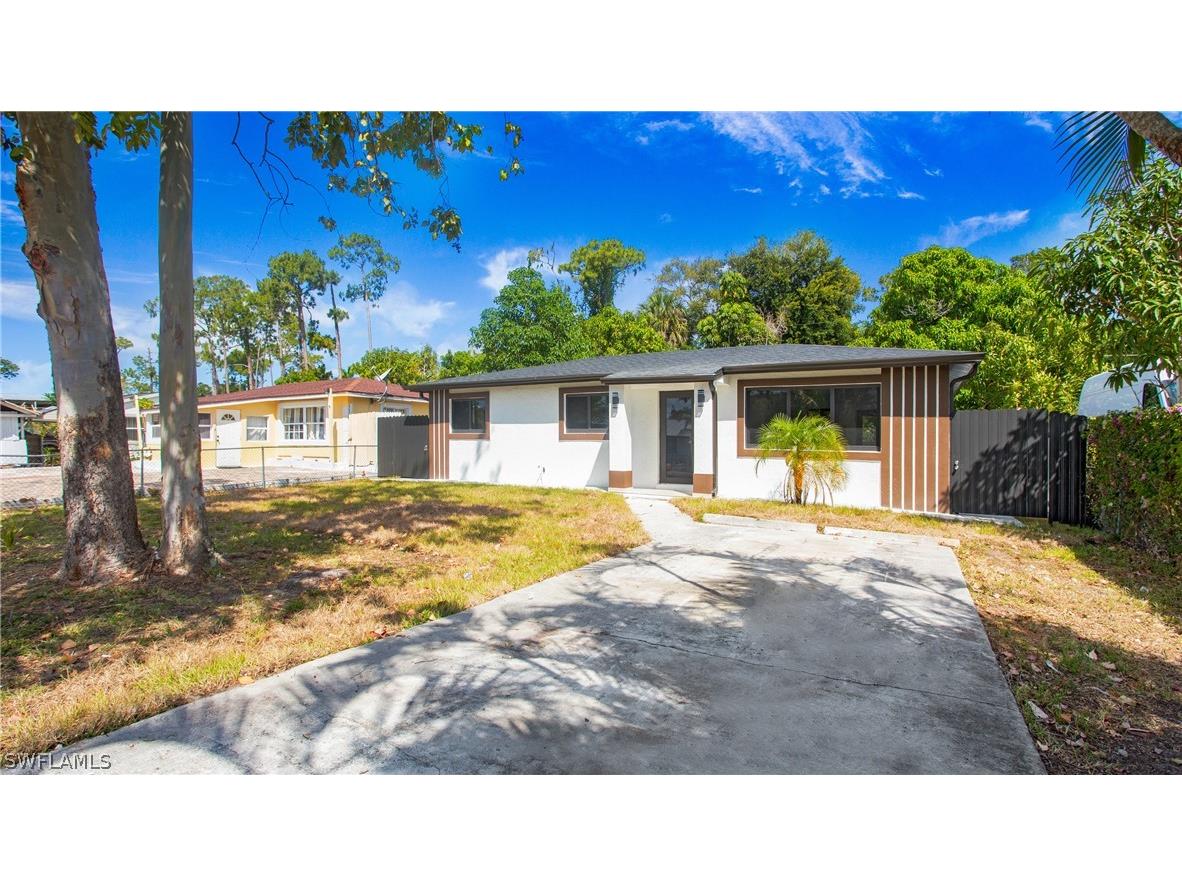 5477 Martin Street Naples FL 34113 224040263 image1