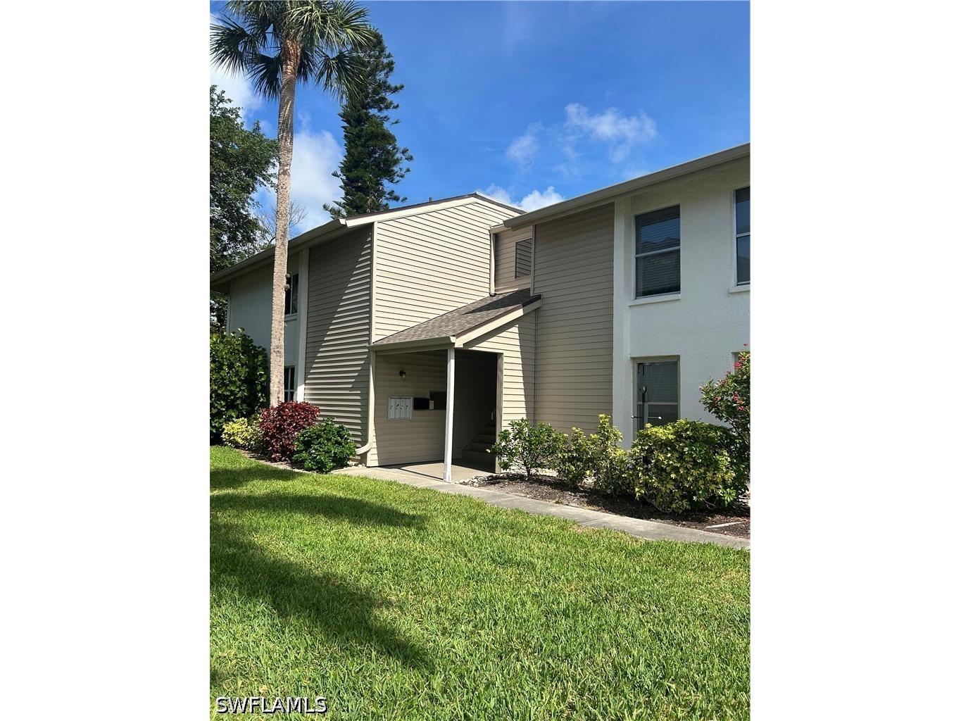 5479 Peppertree Drive #E13 Fort Myers FL 33908 226017445 image1