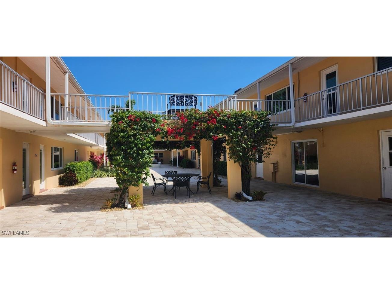 548 Broad Avenue S #548 Naples FL 34102 225053767 image1