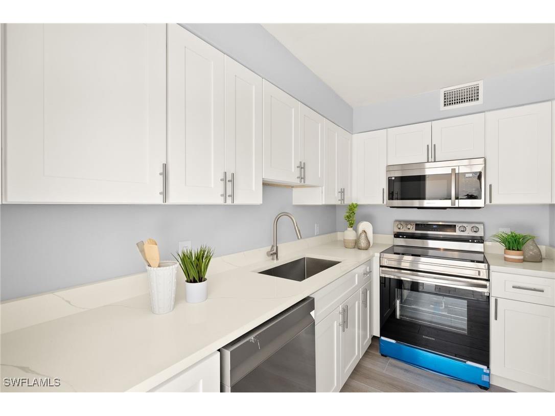 548 Broad Avenue S #548 Naples FL 34102 225053767 image11