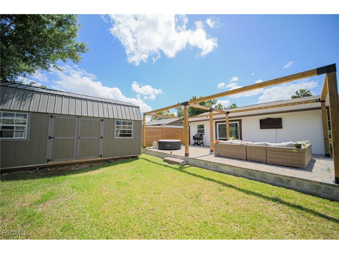 548 Redlin Street North Fort Myers FL 33903 2025001276 image1