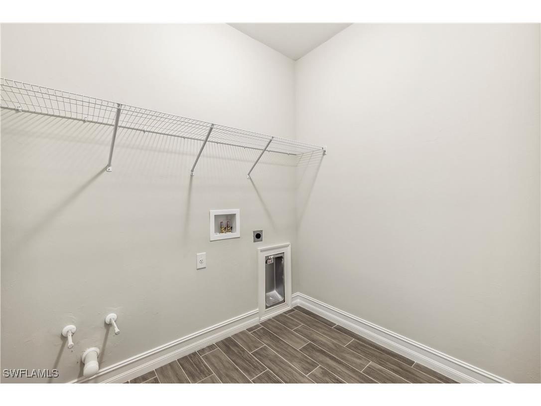 548 Spring Hill Lake Loop Cape Coral FL 33993 225074504 image18