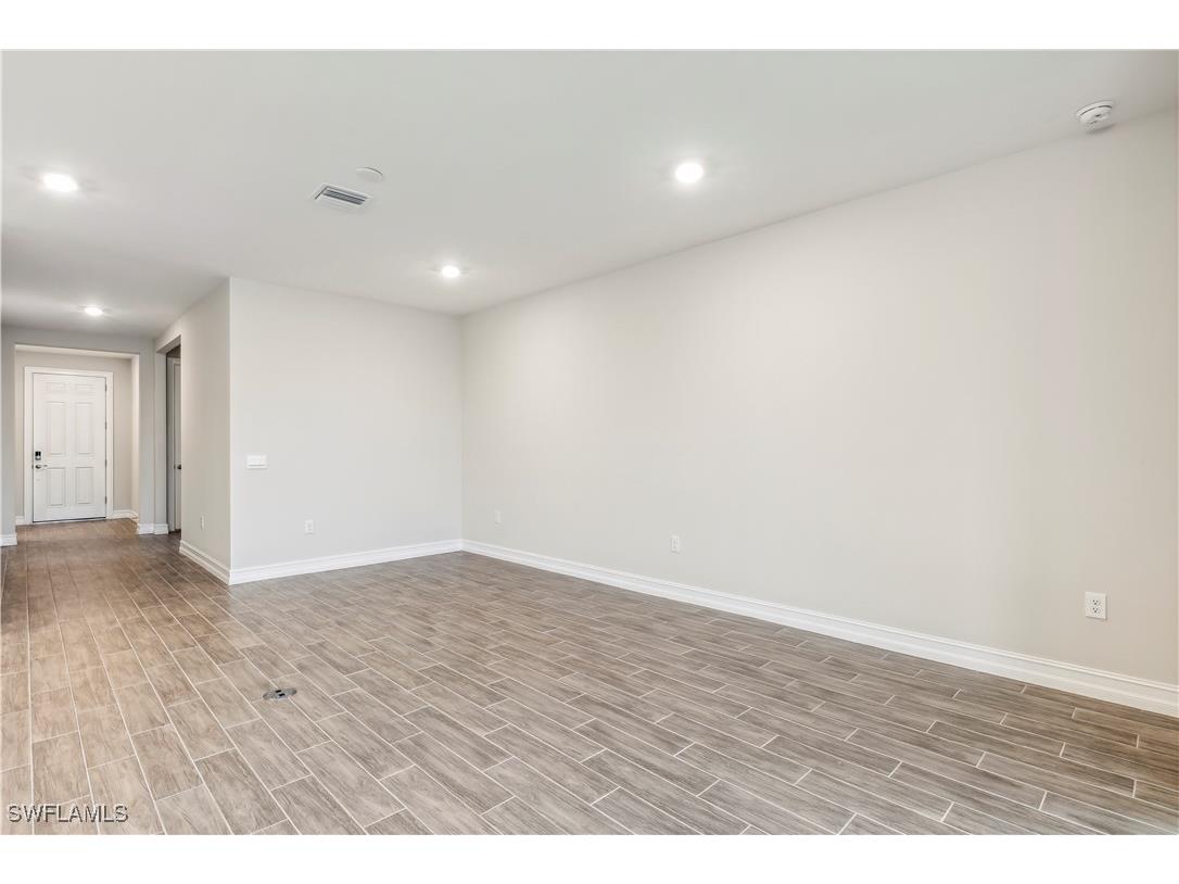 548 Spring Hill Lake Loop Cape Coral FL 33993 225074504 image3