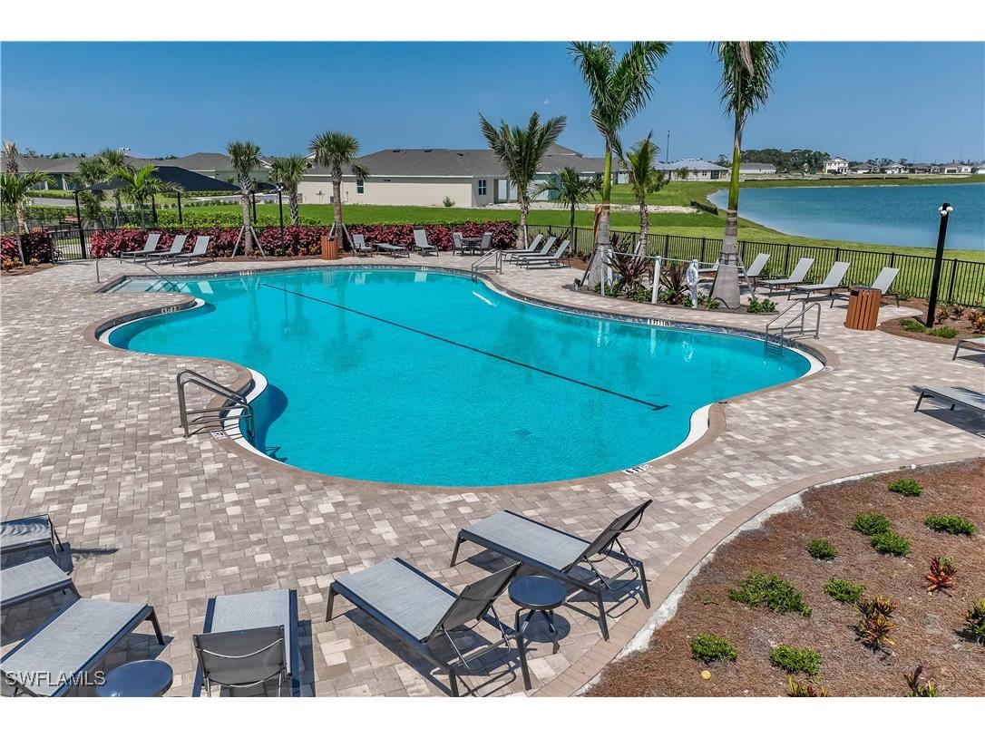 548 Spring Hill Lake Loop Cape Coral FL 33993 225074504 image30