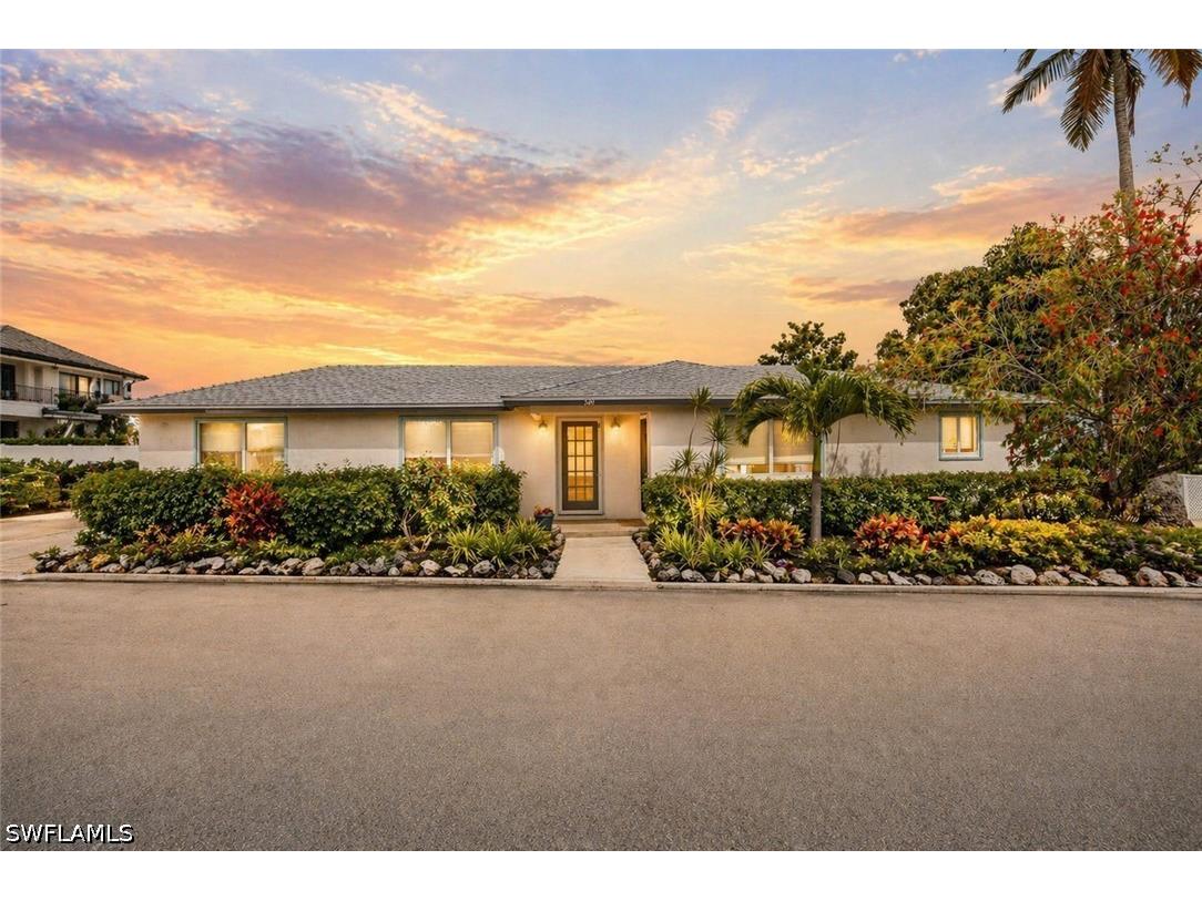 549 94th Avenue N Naples FL 34108 226017125 image1