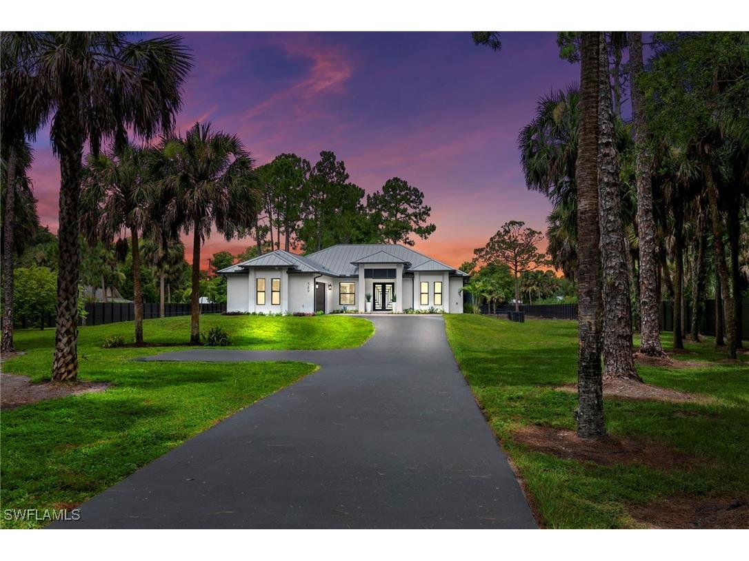 549 9th Street NW Naples FL 34120 224051565 image1