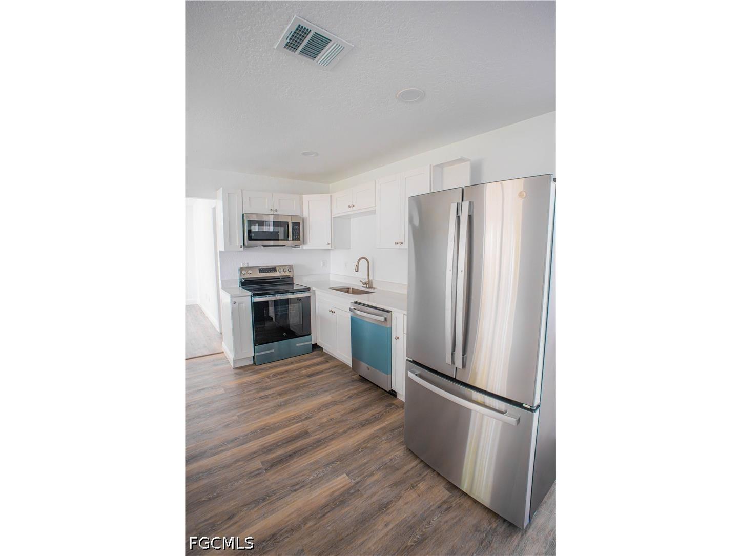 549 Lakemont Avenue NW Port Charlotte FL 33952 2026016266 image8