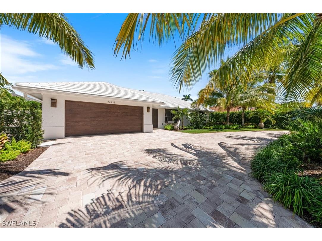549 Neapolitan Way Naples FL 34103 224035629 image1