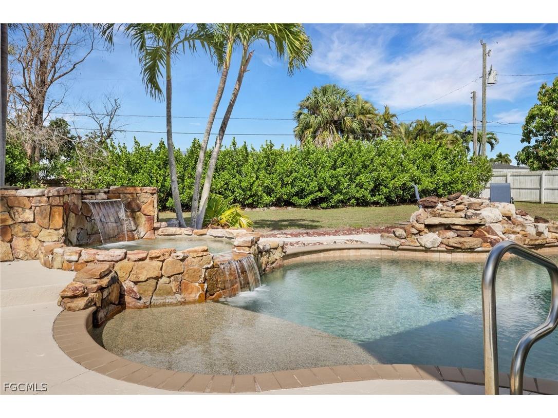 549 Peck Avenue Fort Myers FL 33919 2026013374 image4