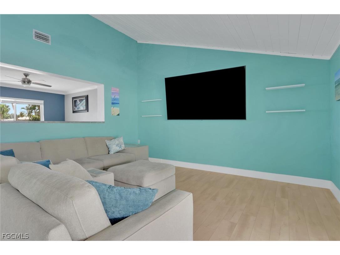 549 Peck Avenue Fort Myers FL 33919 2026013374 image9