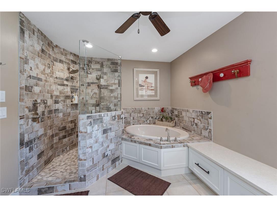 549 Tigertail Court Marco Island FL 34145 225076113 image19