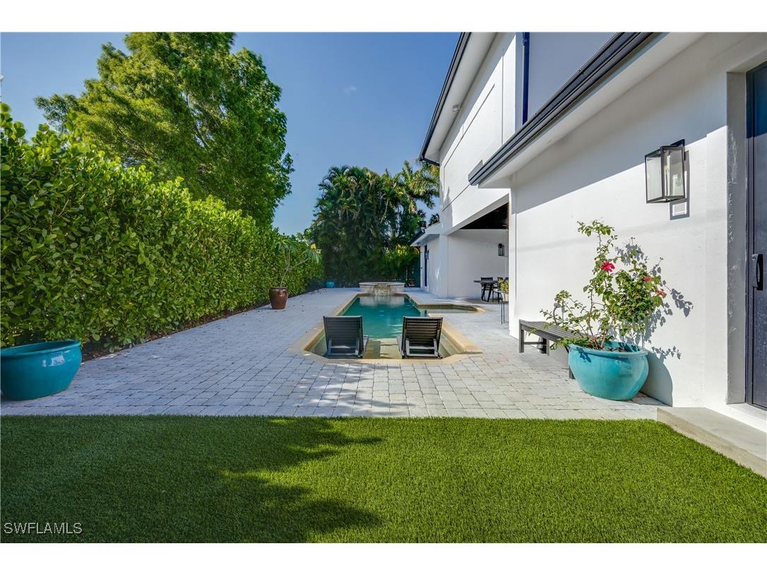 55 E Burning Tree Drive Naples FL 34105 225080783 image40