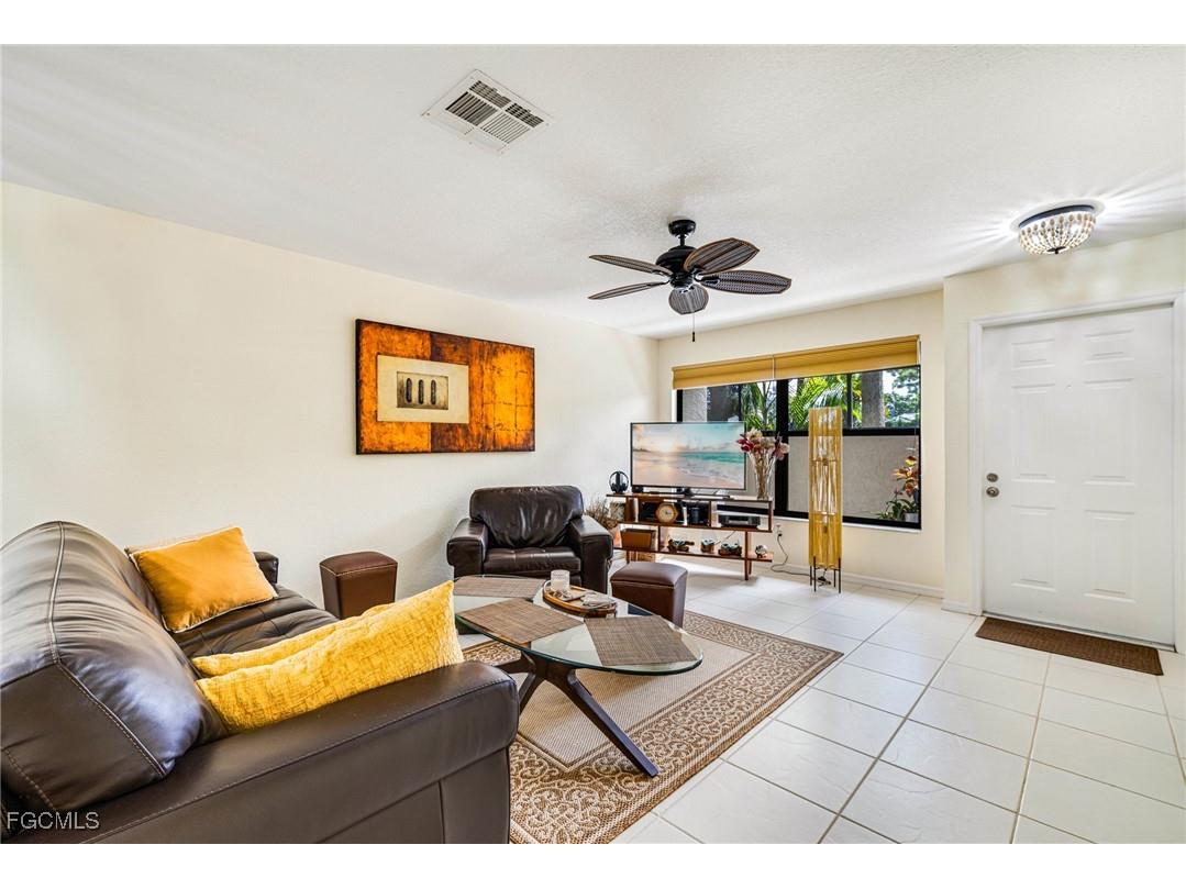 55 Emerald Woods Drive #C9 Naples FL 34108 2026002185 image2