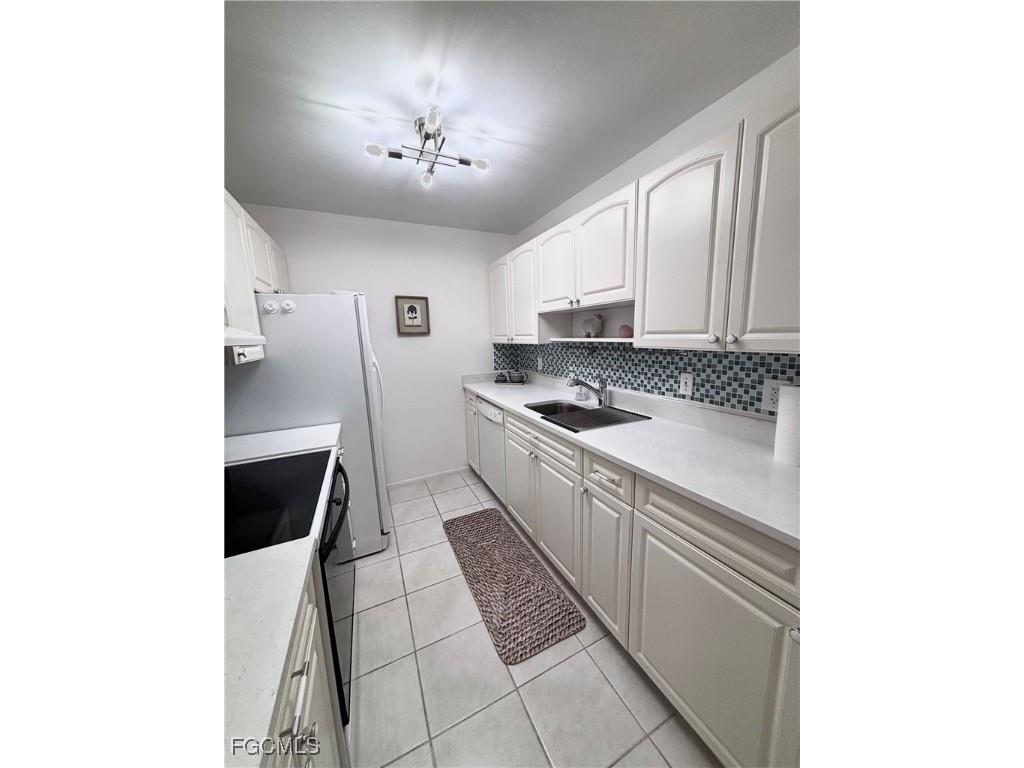 55 Laconia Court Fort Myers FL 33919 2025008772 image8