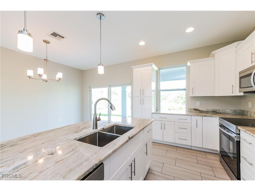 55 Tena Avenue S Lehigh Acres FL 33976 2025020548 image4