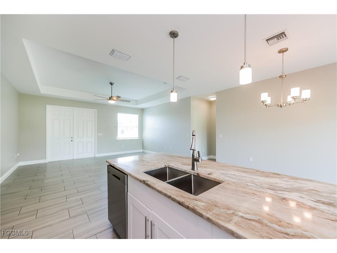 55 Tena Avenue S Lehigh Acres FL 33976 2025020548 image5