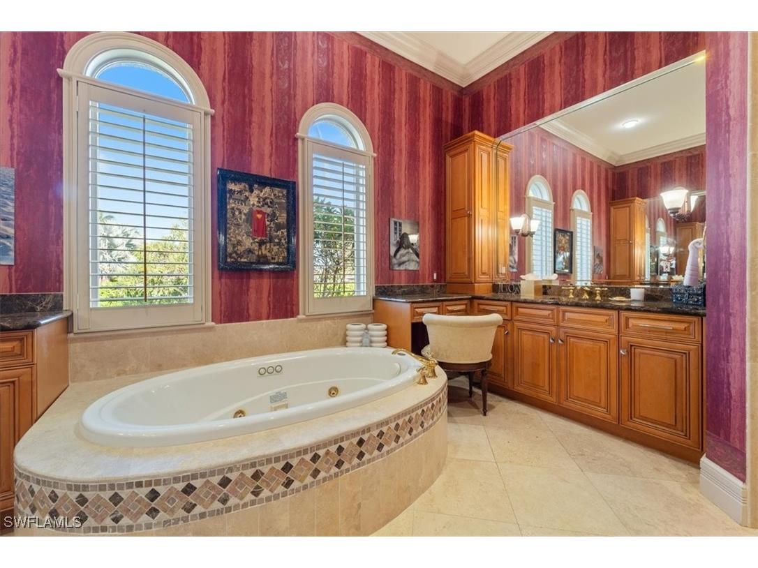 550 21st Avenue S Naples FL 34102 225072886 image26