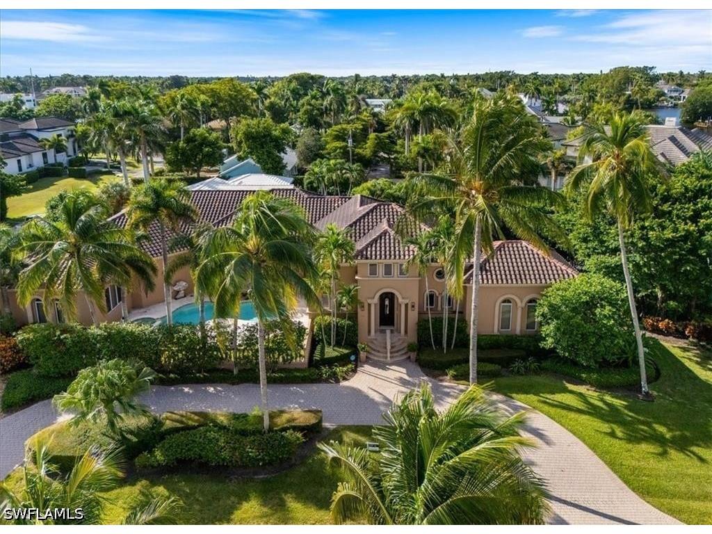 550 21st Avenue S Naples FL 34102 226015328 image1