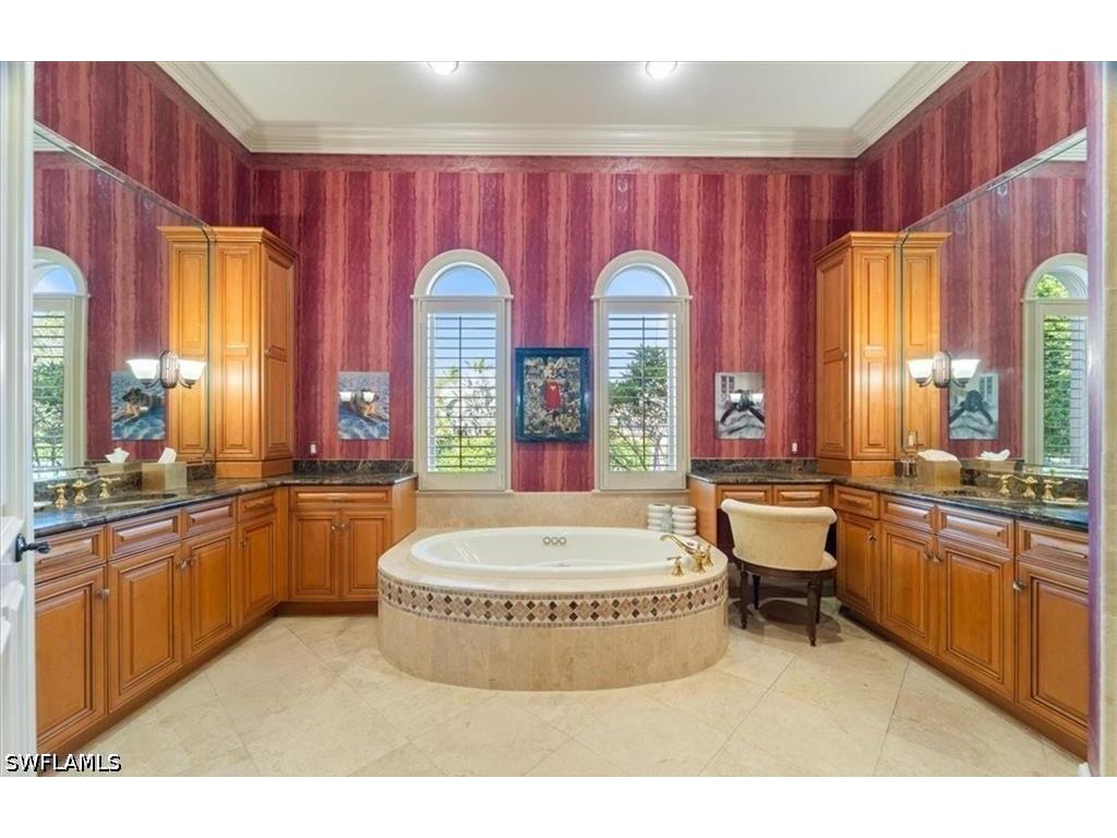550 21st Avenue S Naples FL 34102 226015328 image25