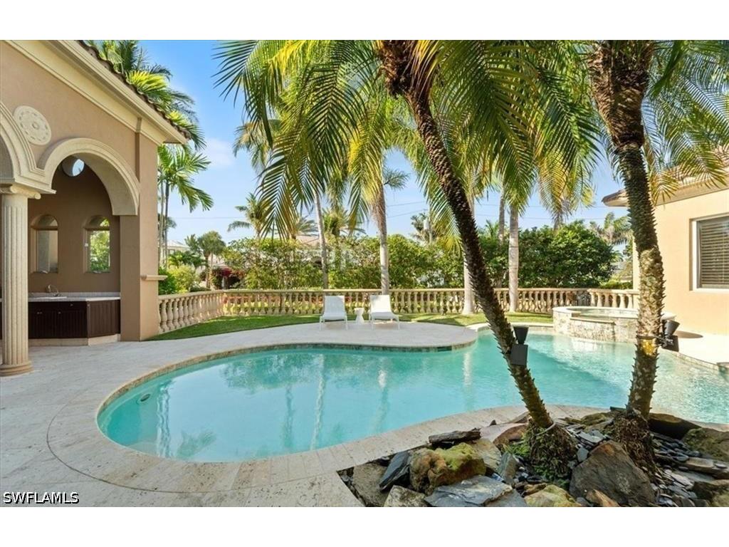 550 21st Avenue S Naples FL 34102 226015328 image37
