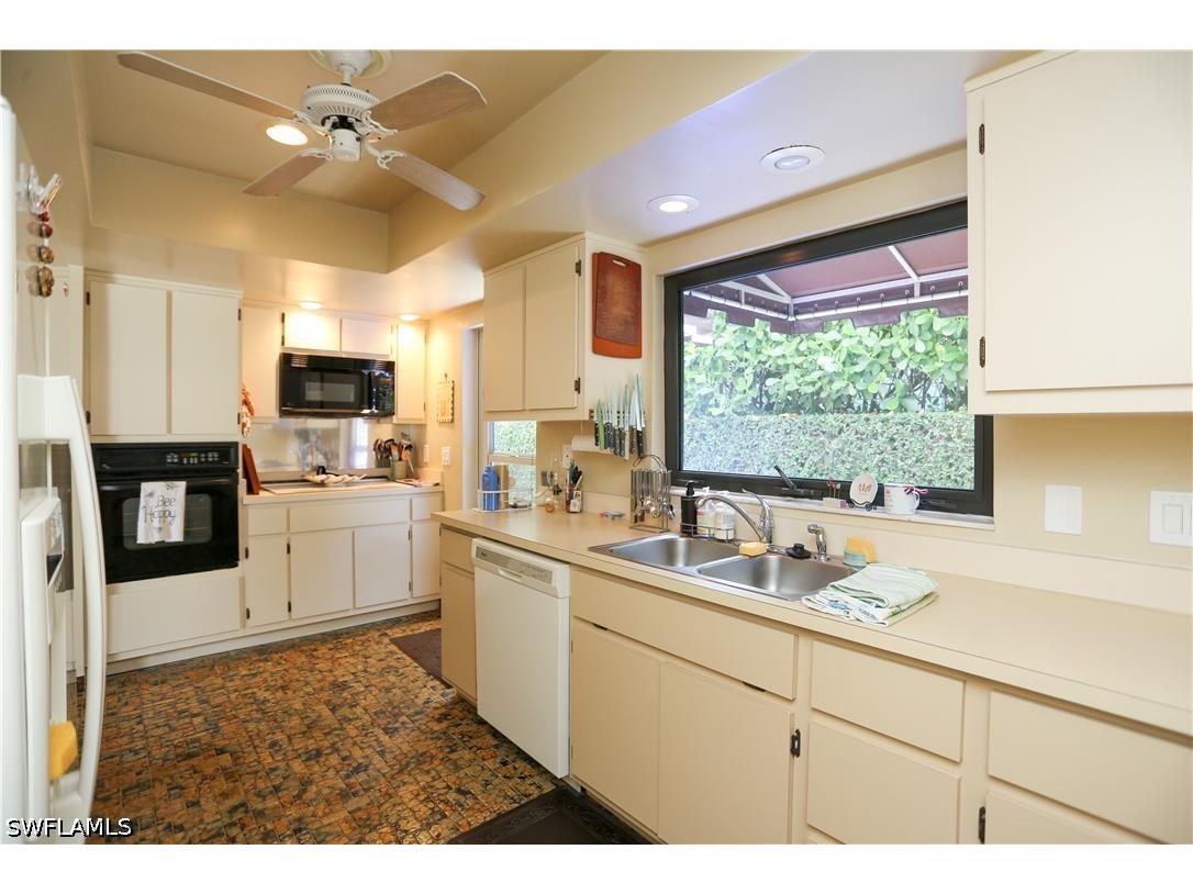 550 3rd Avenue N Naples FL 34102 226019511 image2