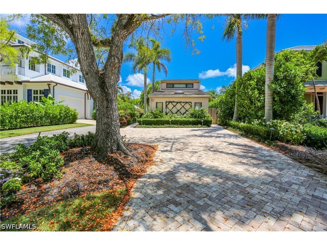 550 3rd Avenue N Naples FL 34102 226019511 image23