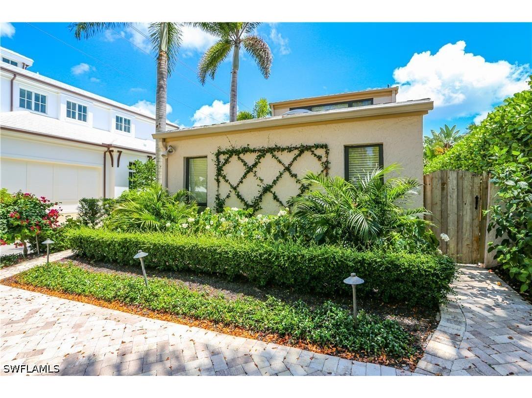 550 3rd Avenue N Naples FL 34102 226019511 image25