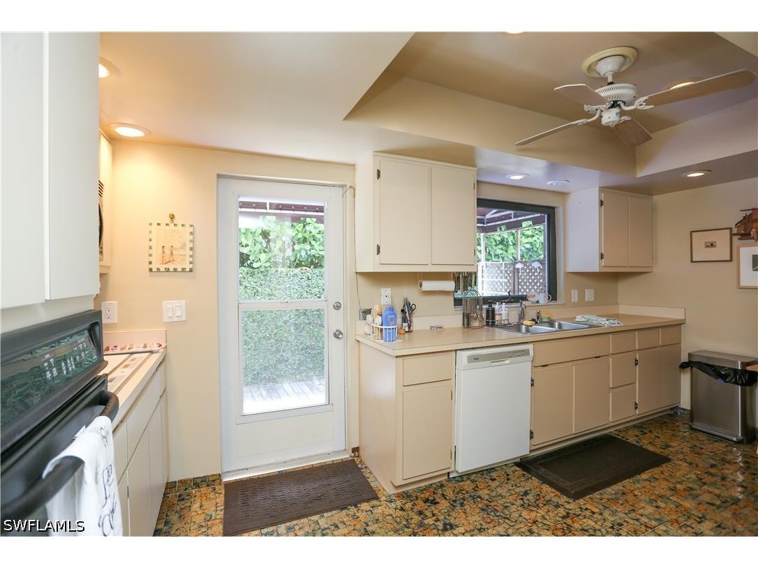 550 3rd Avenue N Naples FL 34102 226019511 image3