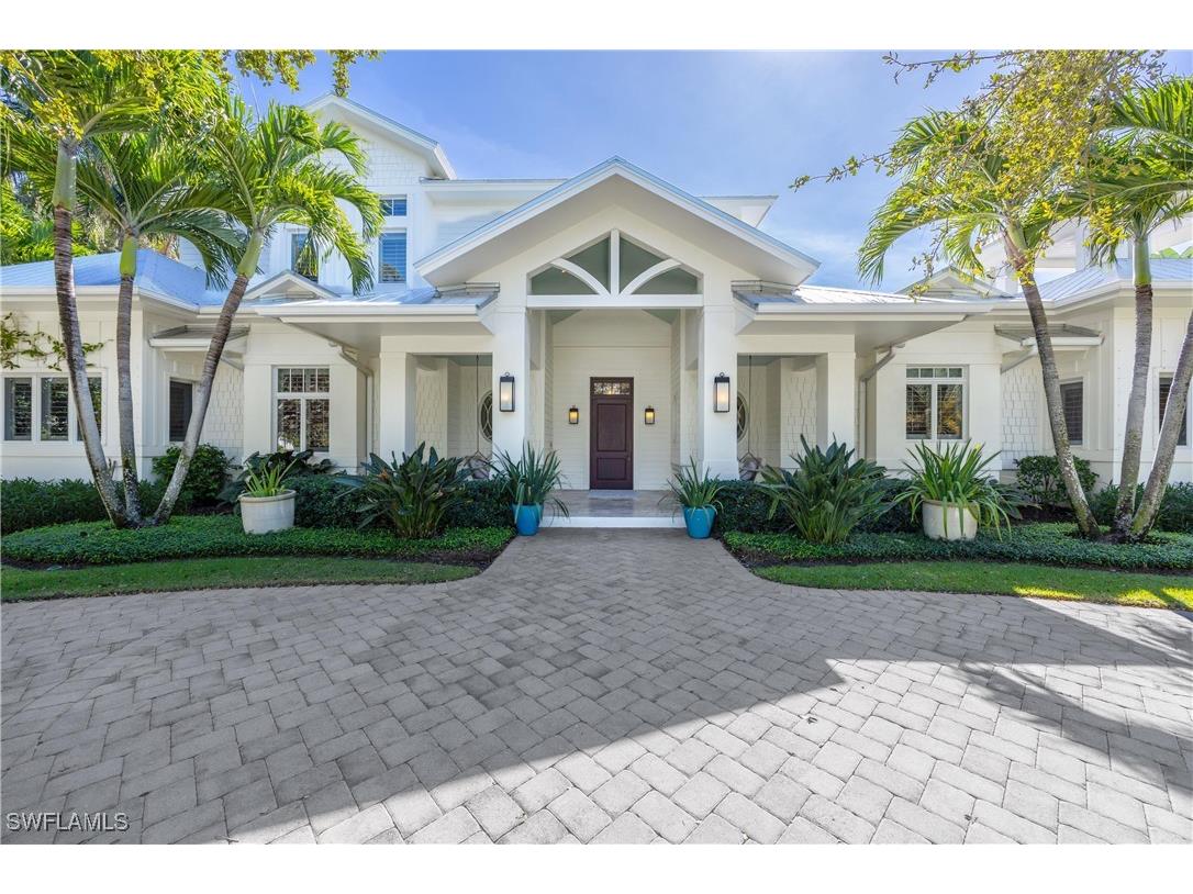 550 4th Avenue N Naples FL 34102 225078798 image1