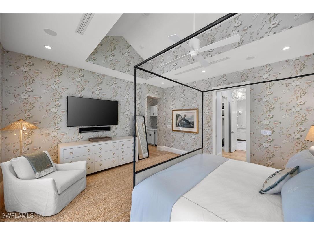 550 4th Avenue N Naples FL 34102 225078798 image18