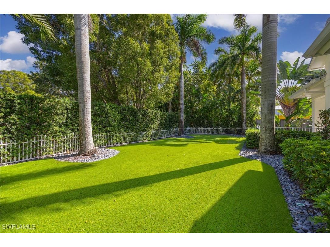 550 4th Avenue N Naples FL 34102 225078798 image40