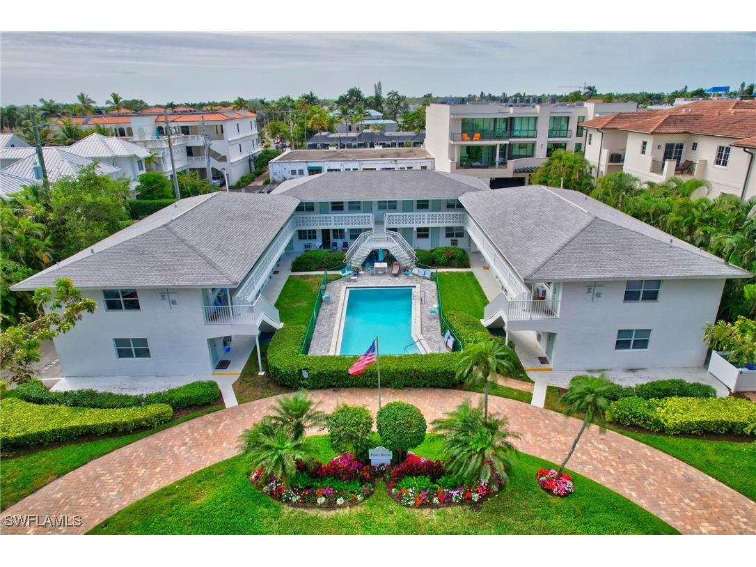 550 4th Avenue S #9 Naples FL 34102 225023858 image1