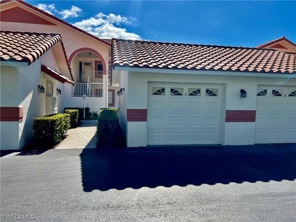 550 Gabriel Circle #9 Naples FL 34104 224009539 image1