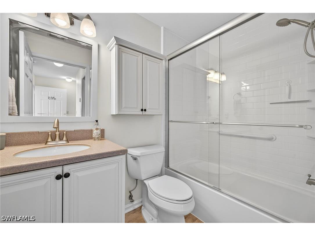550 Saratoga Circle #E205 Naples FL 34104 226014540 image19