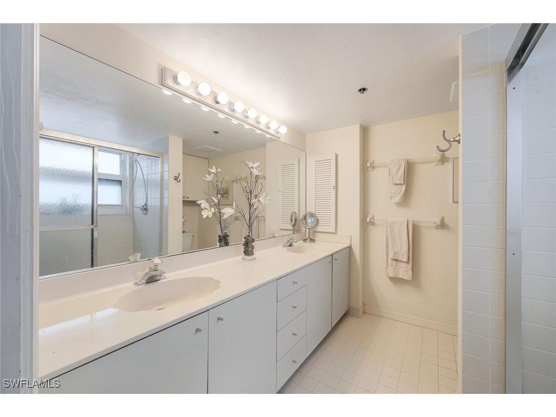 5501 Heron Point Drive #204 Naples FL 34108 225067504 image12