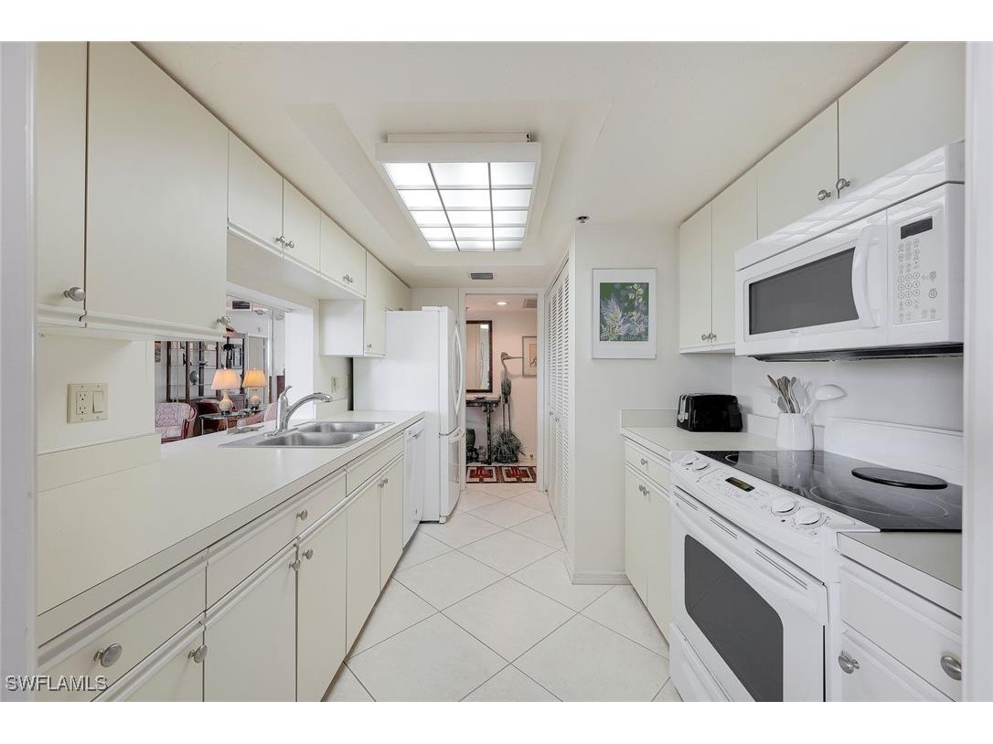 5501 Heron Point Drive #204 Naples FL 34108 225067504 image7