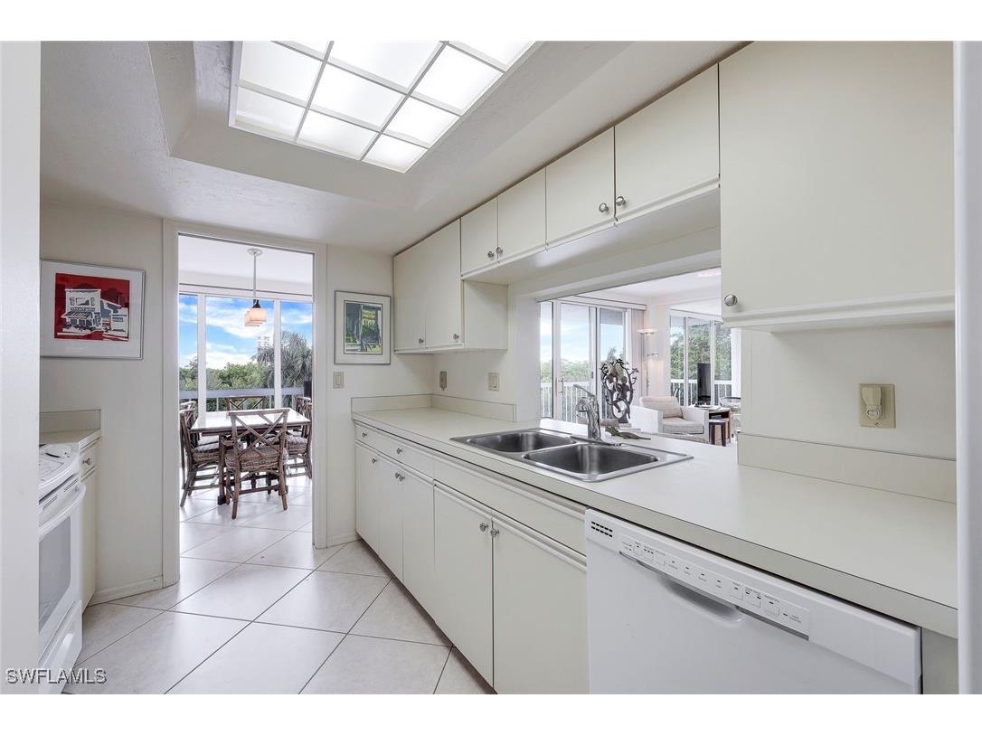 5501 Heron Point Drive #204 Naples FL 34108 225067504 image8