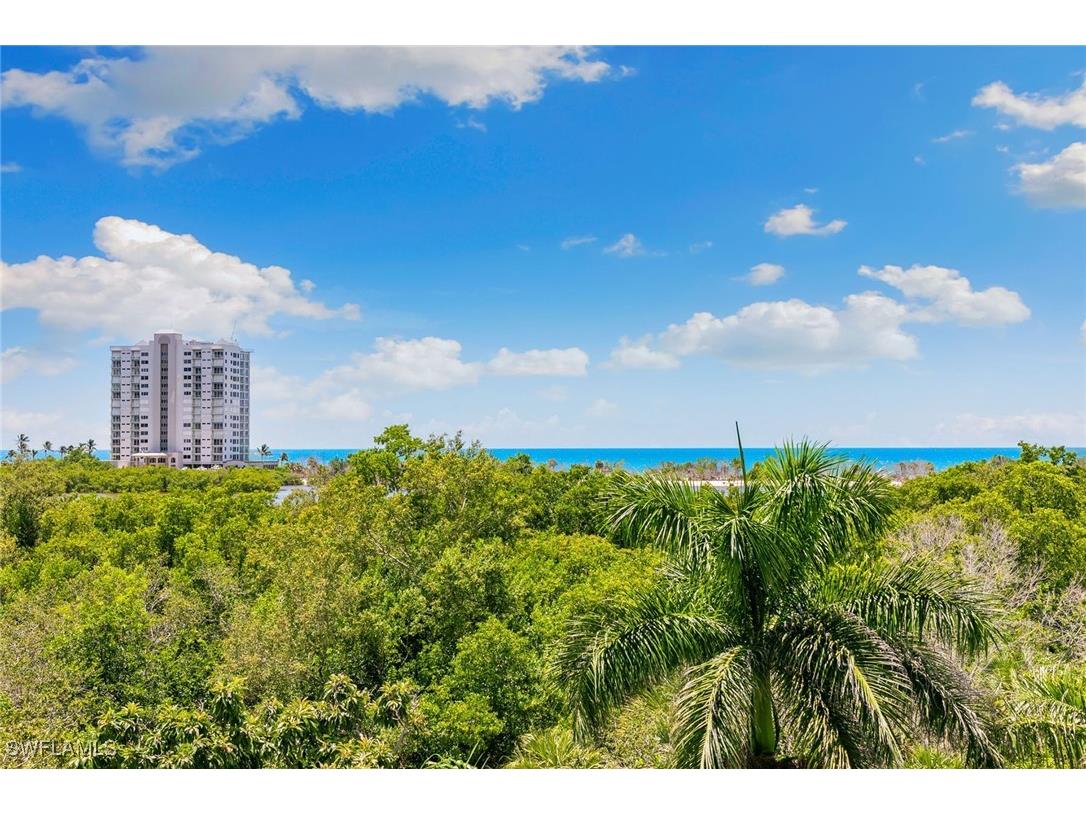 5501 Heron Point Drive #303 Naples FL 34108 225066355 image1